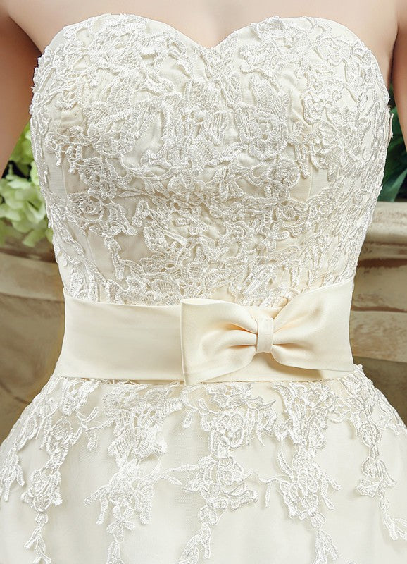 The Gracia Vintage Sleeveless Applique Wedding Dress