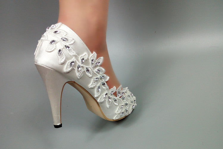Model 2343 Crystal Leaves Lace Bridal Heels