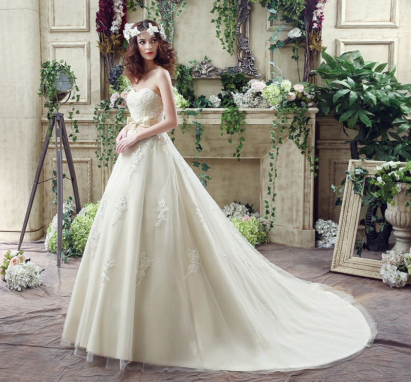 The Gracia Vintage Sleeveless Applique Wedding Dress